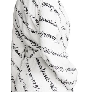 BUNDLE Victoria’s Secret robe slippers medium large short cozy white black New